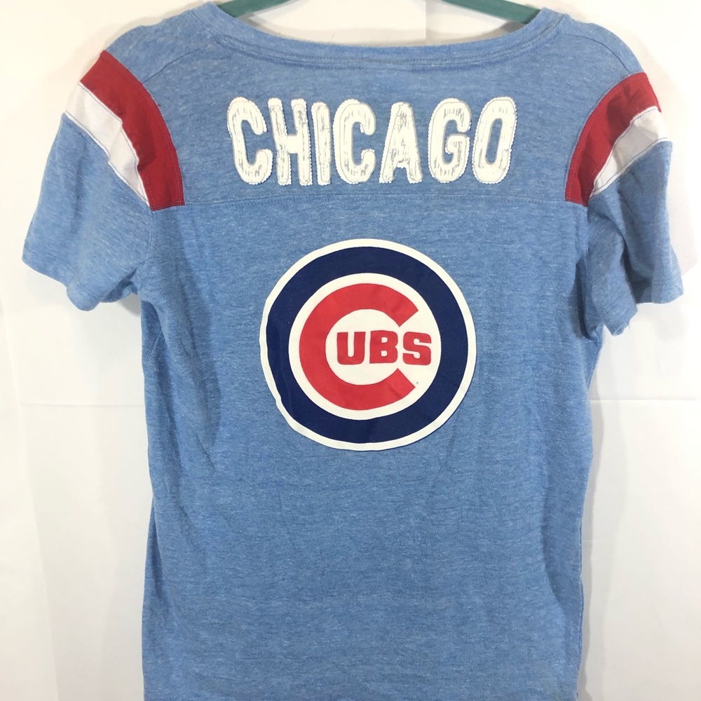 Women’s Chicago Cubs v neck L